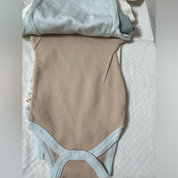 Kyle and Deena 5 piece grow with me onesie set 0-3mth 3-6 mth light blues NWT - Picture 5 of 12